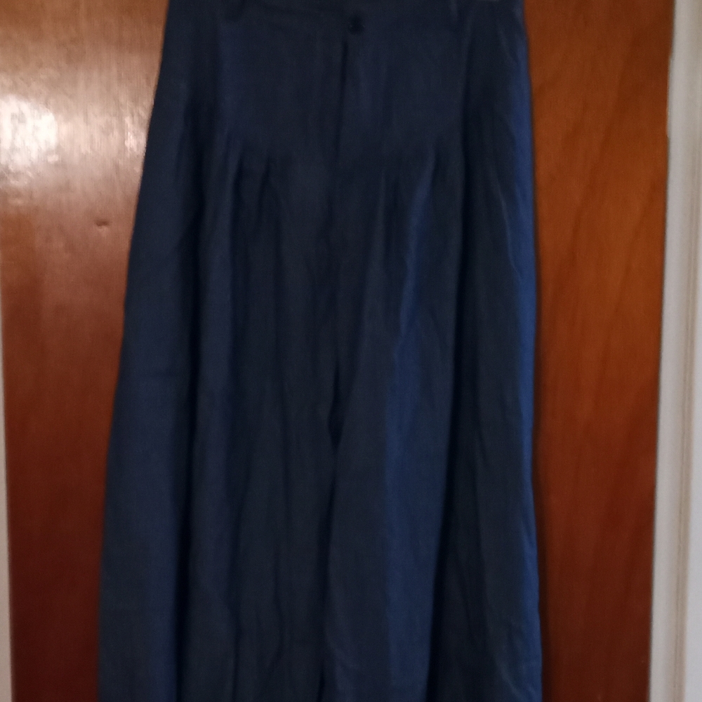 Wide leg blue jeans